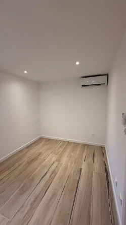 Installation climatisation réversible pour logement transformé à Fréjus par Azur Bati 83, travaux 83